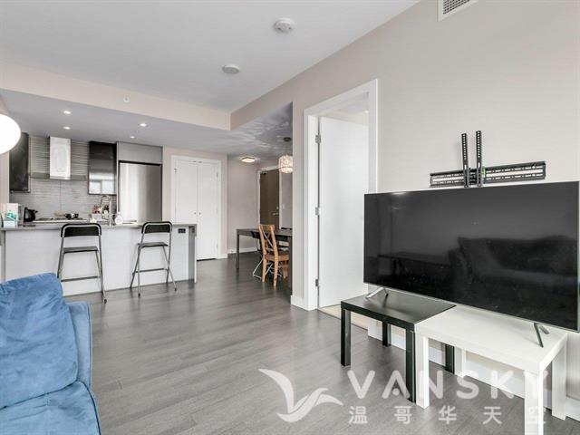 220713153214_living kitchen.jpg